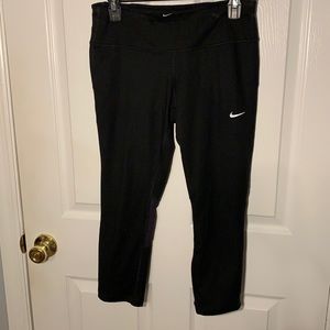 nike cropped leggings